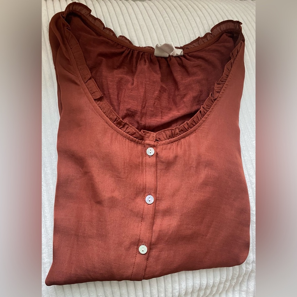 ANTHROPOLOGIE - DOLAN Rust colored, button down blouse. medium